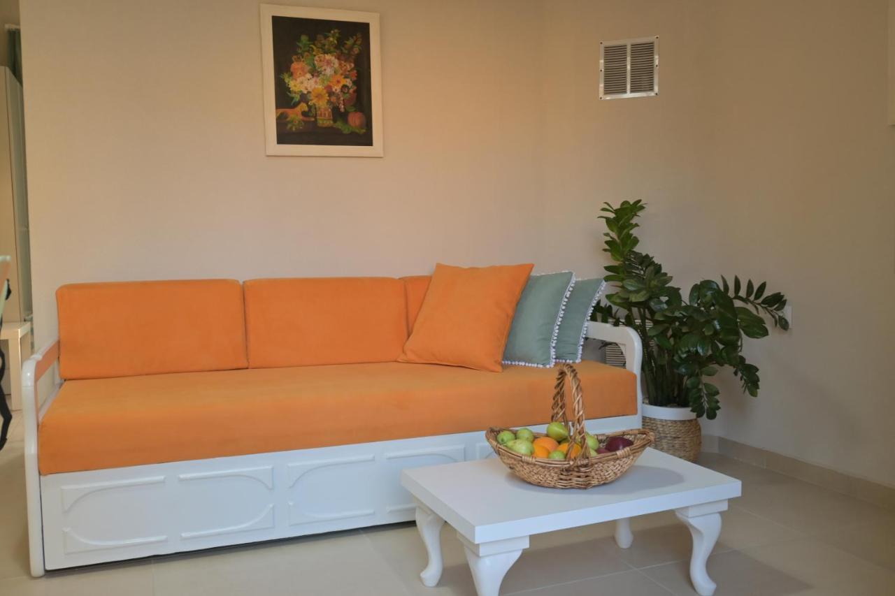 Orange Apartment Zaros Exterior photo